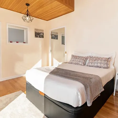 Sky By An Island וילה