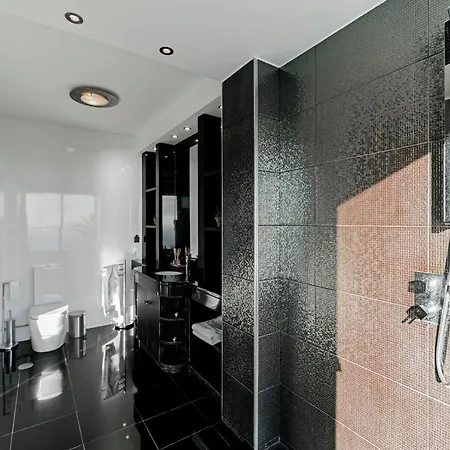 וילה Sky By An Island פונשל