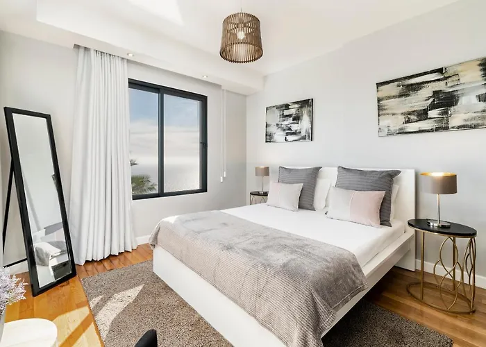 Villa Sky By An Island *