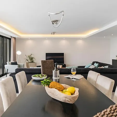 Sky By An Island * フンシャル