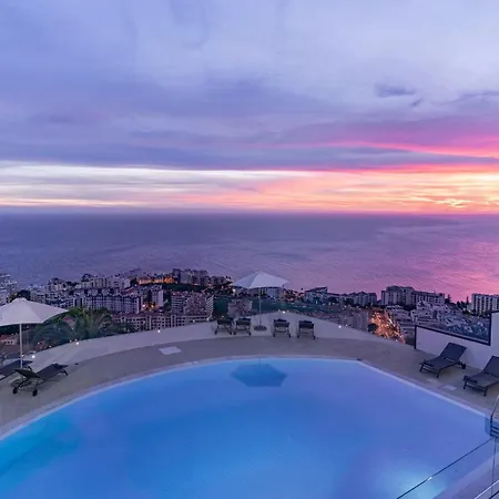 Sky By An Island Willa *