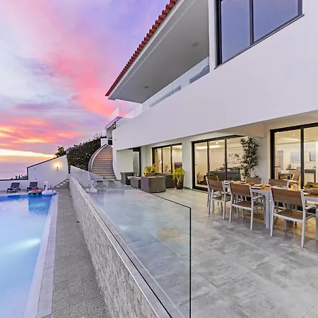 Sky By An Island フンシャル