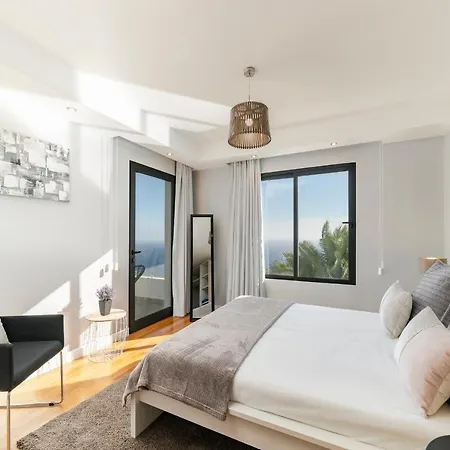 Sky By An Island Willa