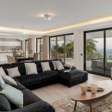 Villa Sky By An Island