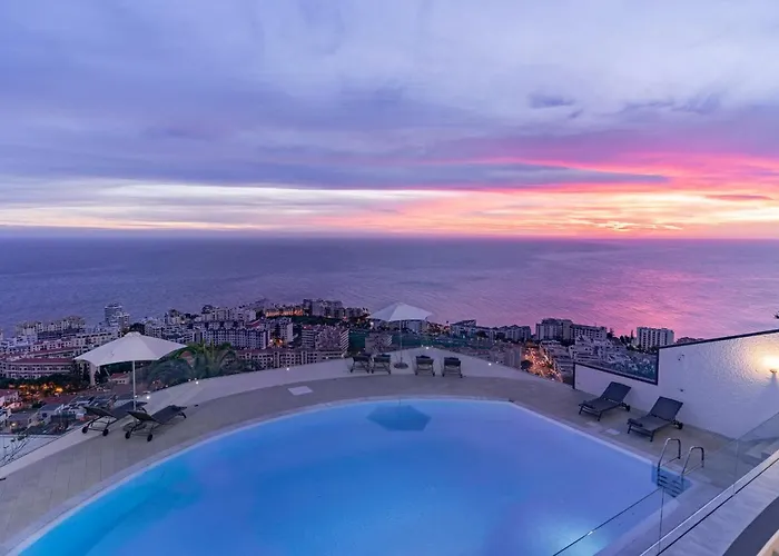 Sky By An Island Villa *